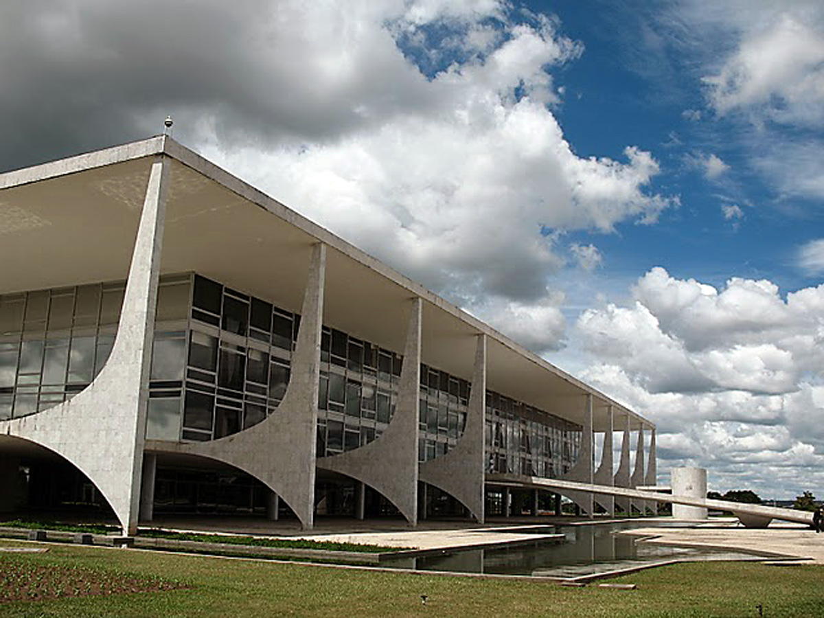 Palácio do Planalto<a style='float:right' href='https://www3.al.sp.gov.br/repositorio/noticia/09-2010/palacio planalto.jpg' target=_blank><img src='/_img/material-file-download-white.png' width='14px' alt='Clique para baixar a imagem'></a>